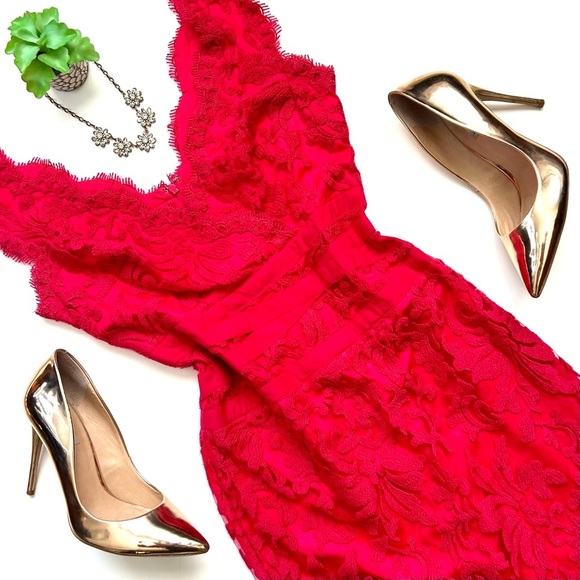 Tadashi Shoji Embroidered Lace Cockatil Sheath Dress in Red Sleeveless Size 6 - Picture 3 of 13